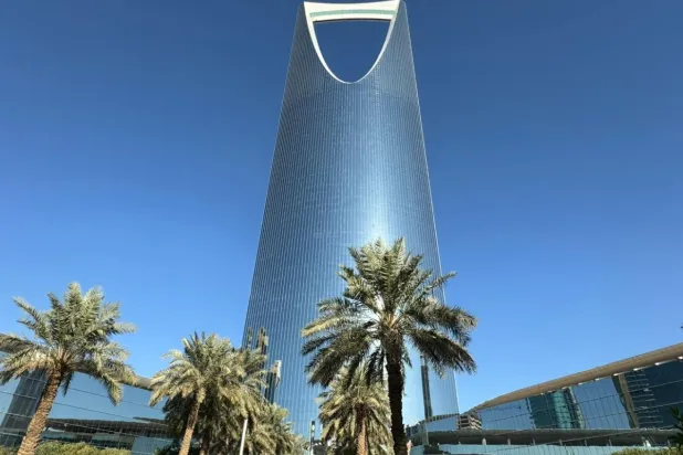 
أجرت السعودية مؤخراً دراسة تحليلية حول الحيز المالي، مما ساعد في إعادة معايرة الإنفاق الاستثماري وفقاً لرؤية 2030 (الشرق الأوسط)