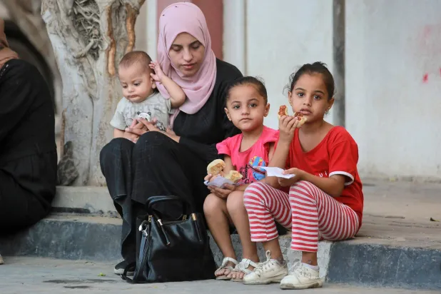 الحكومة الفلسطينية ترحب بقرار الاتحاد الأوروبي تحويل 122.5 مليون يورو من حزمة الدعم المالي الطارئ (أ.ف.ب)