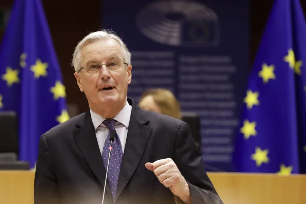 كبير المفاوضين الأوروبيين ميشال بارنييه خلال مناقشة حول العلاقات المستقبلية بين الاتحاد الأوروبي وبريطانيا في الجلسة العامة للبرلمان الأوروبي في بروكسل 18 ديسمبر 2020 (إ.ب.أ)