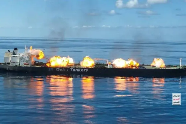 آتش‌سوزی در نفت‌کش یونانی «سونیون» در پی حملات حوثی‌ها (رویترز)