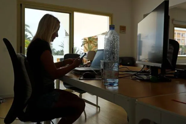 مهارة مهمة يجب تضمينها في سيرتك الذاتية هي القدرة على التواصل (رويترز)