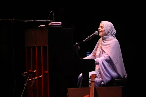 ترى النضج مسؤولية وشرطاً لموسيقى مُقنعة (صور غالية شاكر)