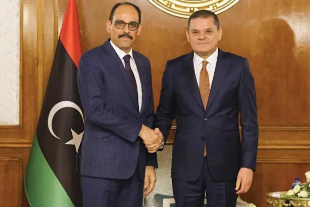 الدبيبة مستقبلاً رئيس المخابرات التركية إبراهيم كالين في طرابلس الخميس (وسائل إعلام تركية )