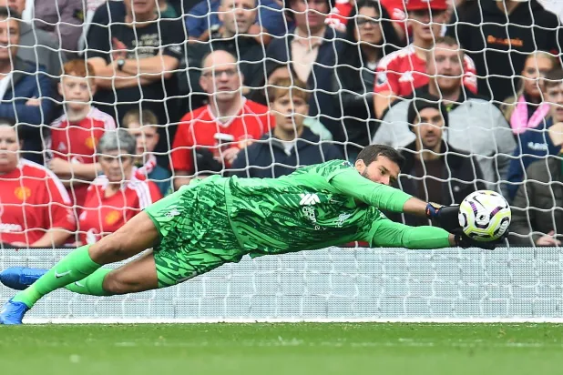 الحارس البرازيلي مازال يرى نفسه صغيرا في السن وقادرا على تقديم المزيد (إ.ب.أ)