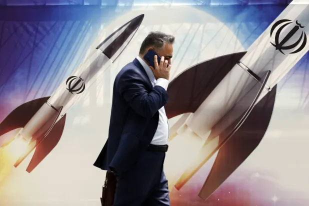 الإعلام العبري يتوقع هجمات إيرانية ضد أهداف خارج إسرائيل (إ.ب.أ)