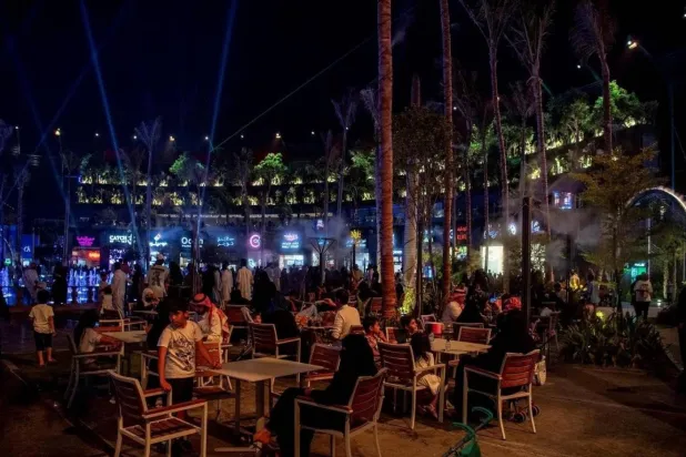 مطاعم منطقة «بوليفارد الرياض سيتي» (الشرق الأوسط)