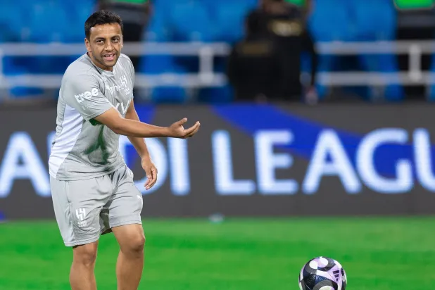 محمد الشلهوب يعمل حالياً مساعداً للبرتغالي خيسوس في الهلال (الدوري السعودي)