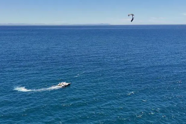 سفن شحن عاملة بالطائرات الورقية