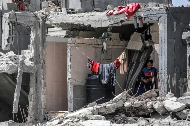 طرد صحافي من «جويش كرونيكل» لتقارير مزيَّفة عن «حماس» تخدم نتنياهو