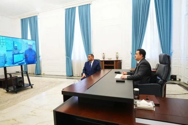 السوداني خلال اجتماع عبر دائرة تلفزيونية مع مسؤولين بقطاع الكهرباء (إعلام حكومي)