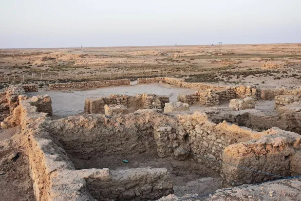 من أعمال التنقيب في موقع زبالا التاريخي المهمّ على درب زبيدة (واس)