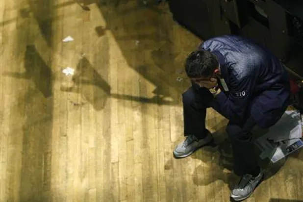 معظم حالات الانتحار تنبع من اضطرابات الصحة العقلية (رويترز)