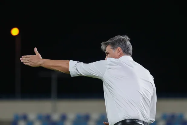 الإسباني ميشيل غونزاليس مدرب فريق القادسية (الدوري السعودي)