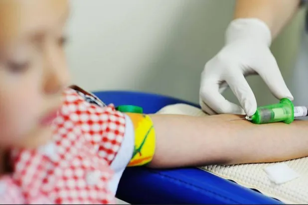 فحص دم يتنبأ بمضاعفات السمنة لدى الأطفال (جامعة كوبنهاغن)