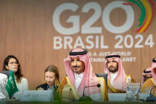 الوزير الخطيب مشاركاً في اجتماع وزراء السياحة لدول مجموعة العشرين في البرازيل (منصة إكس)