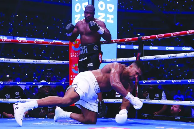 
دوبوا أسقط مواطنه جوشوا بقاضية تاريخية (رويترز)