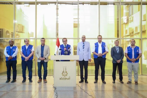 وزير الصحة المصري في مؤتمر صحافي للإعلان عن حقيقة الحالات المرضية في أسوان (مجلس الوزراء)