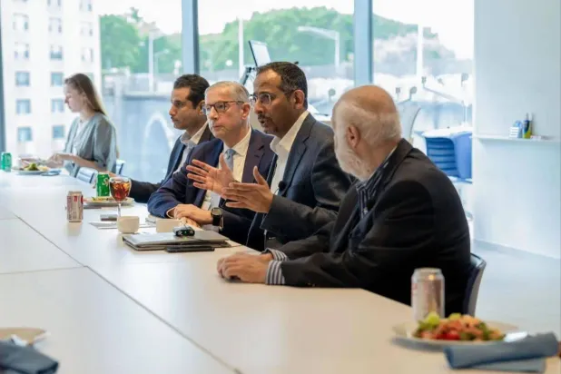 الخريف يتحدث مع الأكاديميين والطلبة في جامعة كولومبيا (واس)