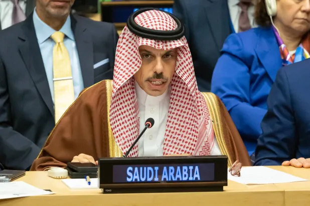 الأمير فيصل بن فرحان يتحدث خلال اجتماع لوزراء خارجية «مجموعة العشرين» في نيويورك (واس)