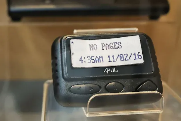 جهاز اتصال «بيجر» (رويترز)