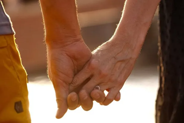 هناك علاقة متبادلة بين الثقة بالنفس والرضا الجنسي (جامعة ولاية أوكلاهوما)