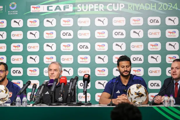 مارسيل كولر ومحمد الشناوي خلال المؤتمر الصحافي (سعد العنزي)