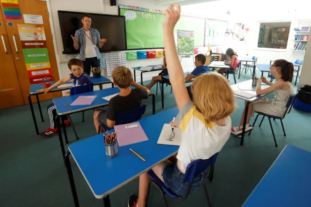 مع القليل من الإبداع وبعض الأسئلة المصممة جيداً يمكنك تحويل الإجابات الغامضة إلى محادثات ذات مغزى (رويترز)