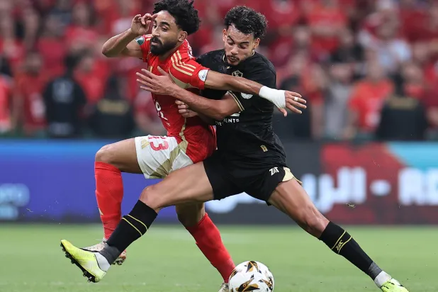 مباراة مثيرة جمعت الفريقين على ملعب المملكة أرينا بالرياض (تصوير: سعد العنزي)