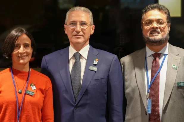 مسؤولون من رئاسات النسخ الثلاث المقبلة لـ«مؤتمر الأطراف»... (الشرق الأوسط)