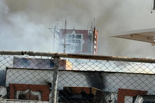 سوق جدة الدولي يخرج عن الخدمة لنشوب حريق به بعد 40 عاماً من العطاء (تصوير: غازي مهدي)