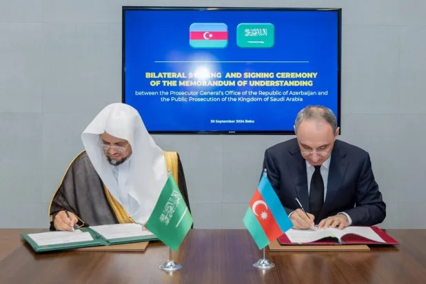 النائب العام السعودي ونظيره الأذربيجاني يوقعان مذكرة التفاهم في باكو (واس)