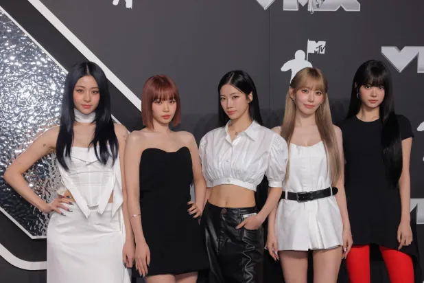 Grubun bu yıl çıkardığı Easy albümü, Billboard 200 listesinde ilk 10'a girdi (Reuters)