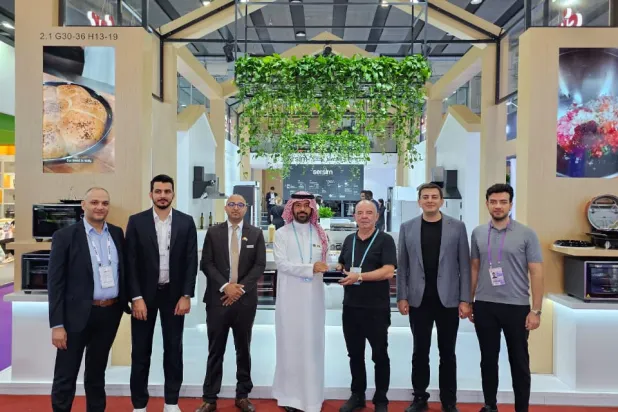 Büyük Türk şirketlerinden Suudi Arabistan merkezli MİQYAS şirketine teşekkür plaketi