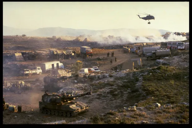 جانب من الاجتياح الإسرائيلي لجنوب لبنان عام 1982 (غيتي)