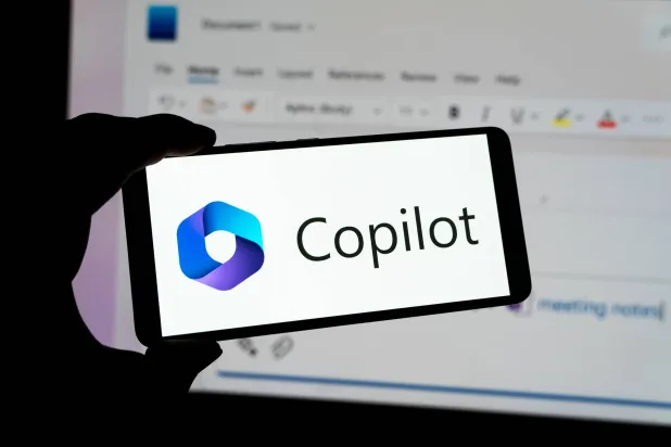 يقدم «Copilot» تصميماً أكثر سهولة في الاستخدام مع إجابات سريعة وسلسة (شاترستوك)