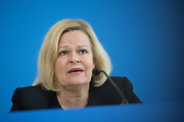 وزيرة الداخلية الألمانية نانسي فيزر (د.ب.أ)