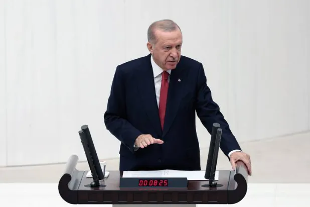 الرئيس التركي رجب طيب إردوغان متحدثاً أمام البرلمان الثلاثاء (الرئاسة التركية)