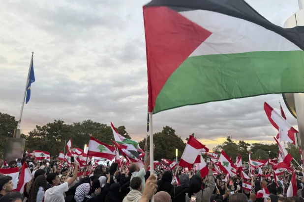 مظاهرة لدعم فلسطين ولبنان في ديربورن بميشيغان يوم 25 سبتمبر (أ.ب)