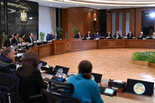 رئيس مجلس الوزراء المصري خلال لقاء عدد من المفكرين والكُتاب (مجلس الوزراء المصري)