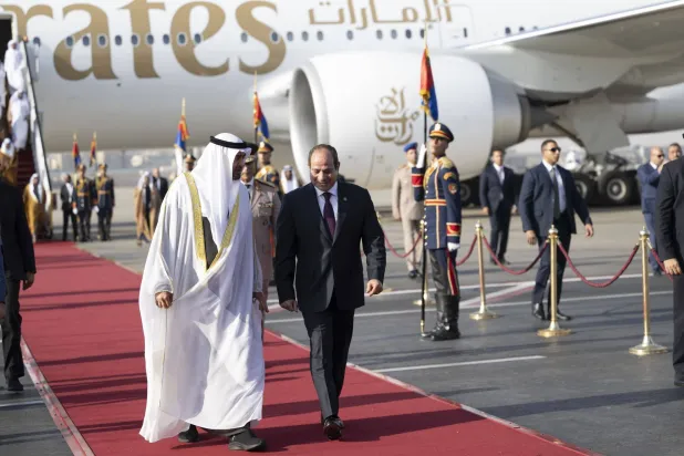 الرئيس المصري يستقبل رئيس الإمارات لدى وصوله القاهرة الخميس في زيارة عمل (وام)