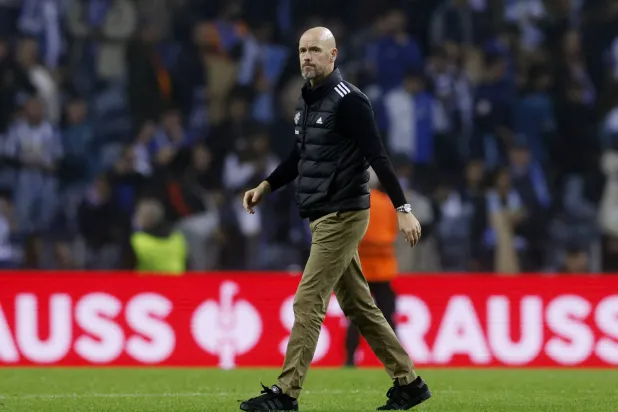 تن هاغ يدعو جماهير يونايتد للصبر