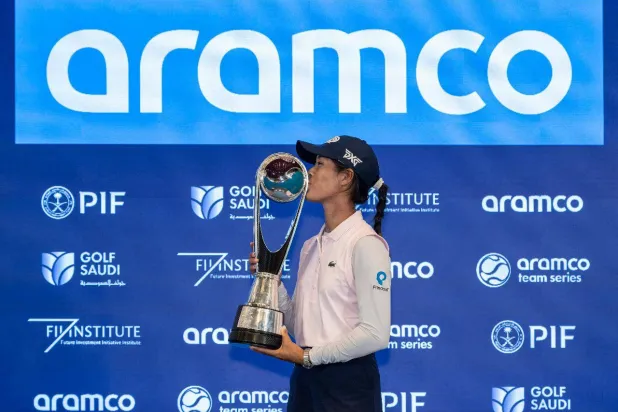 سيلين بوتييه تحتفل باللقب (الشرق الأوسط)