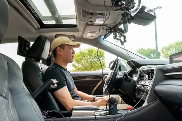 تجربة عملية لاختبار روبوت الدردشة في السيارات ذاتية القيادة (جامعة بوردو)
