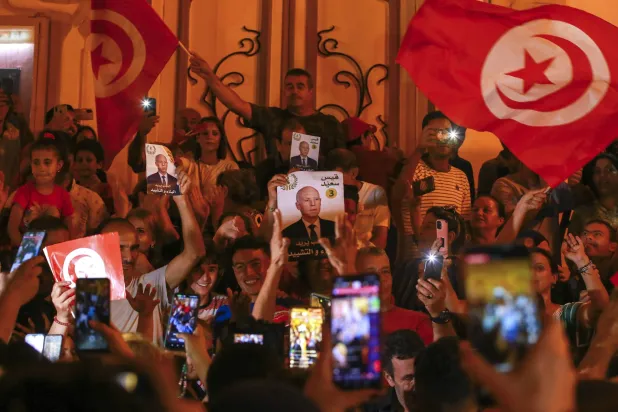 من احتفالات أنصار سعيد (أ.ب)