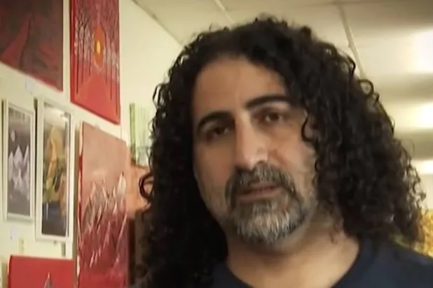 عمر بن لادن في مرسمه بإقليم أورن في نورماندي (متداولة)