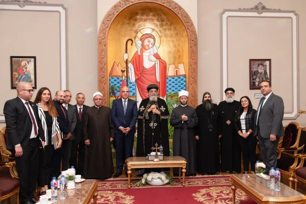 تواضروس الثاني خلال استقباله وزيرَي الموارد المائية والأوقاف للمشاركة في حملة ترشيد استهلاك المياه (وزارة الموارد المائية المصرية)