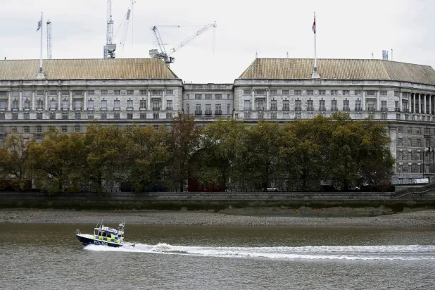 مبنى التايمز المقر الرئيسي لجهاز الأمن البريطاني (إم آي 5) في لندن... 22 أكتوبر 2015 (رويترز)