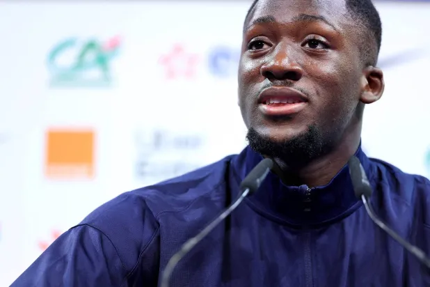 مدافع المنتخب الفرنسي إبراهيما كوناتيه (أ.ف.ب)