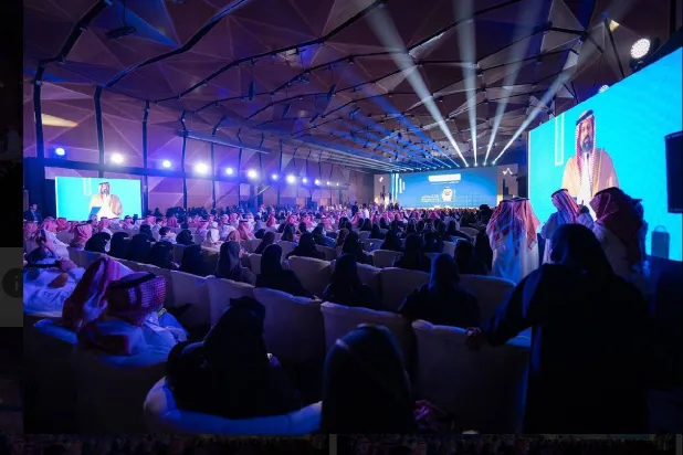 القويز يلقي كلمته في افتتاح ملتقى «الأكاديمية المالية 2024» (الشرق الأوسط)