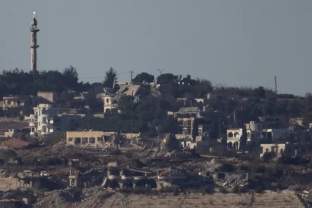 
مناطقی از یک روستای مرزی در جنوب لبنان که از طرف اسرائیل به‌عنوان ویرانه دیده می‌شود (AP)

